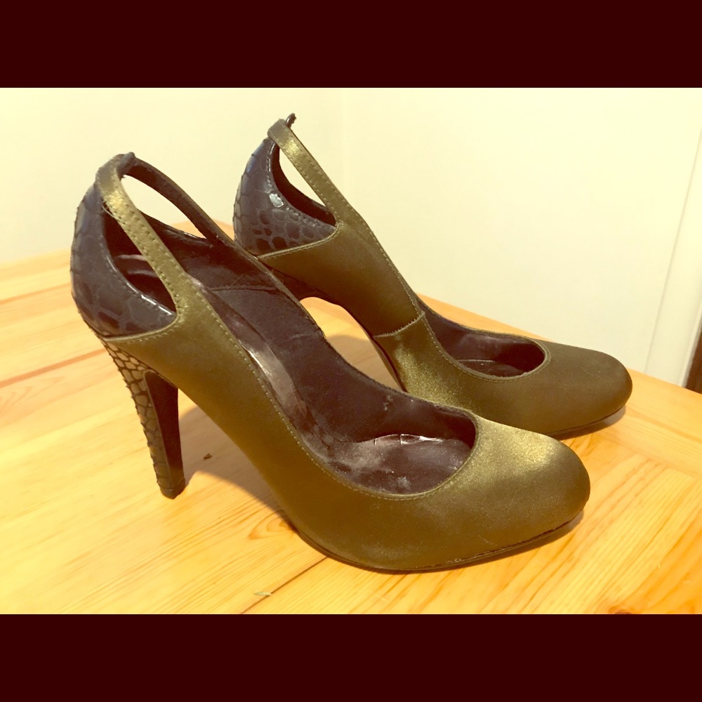 NEUAURA eco-consciousness green heels